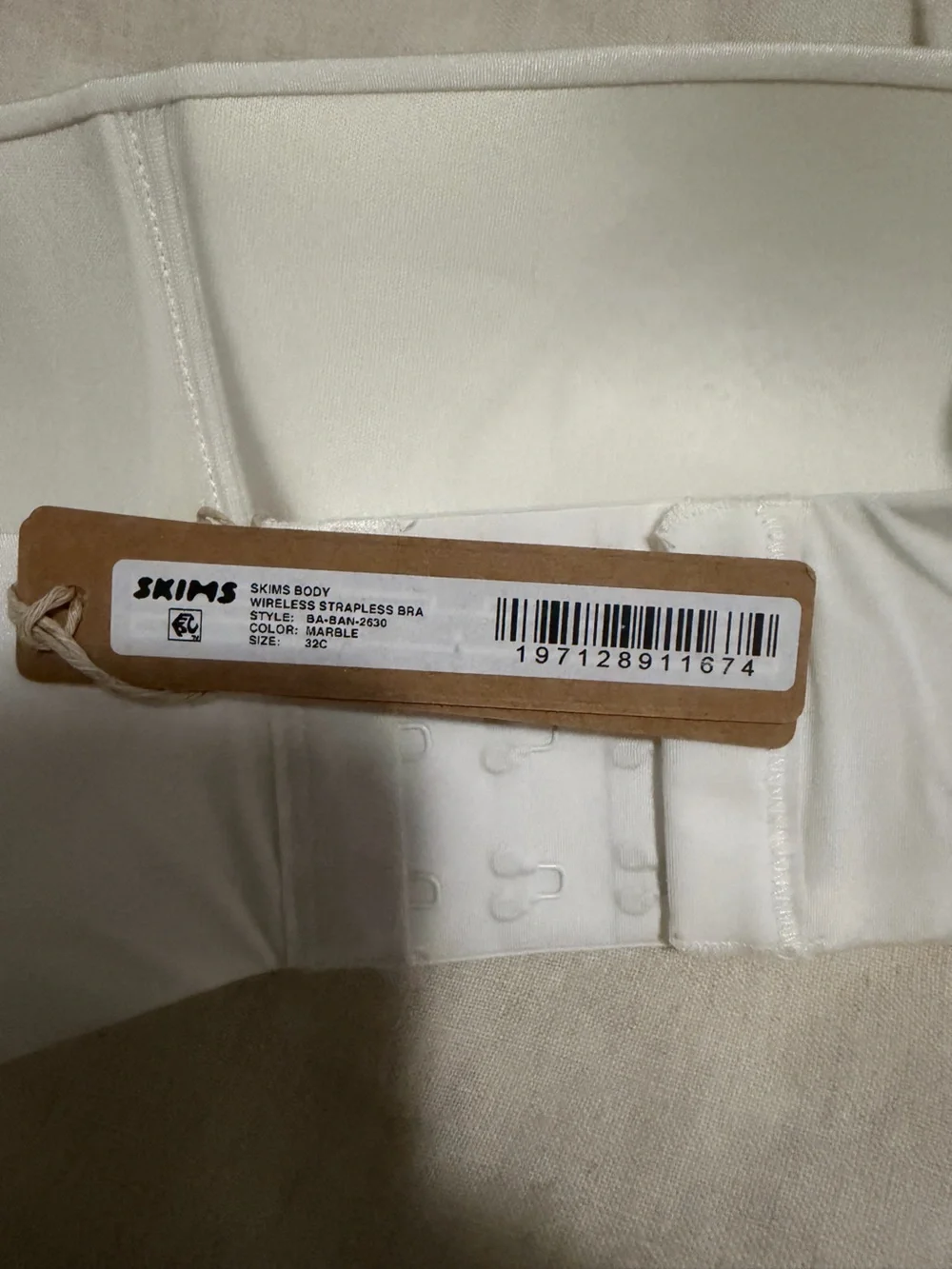SKIMS White Convertible Strapless Bra with Removable Straps